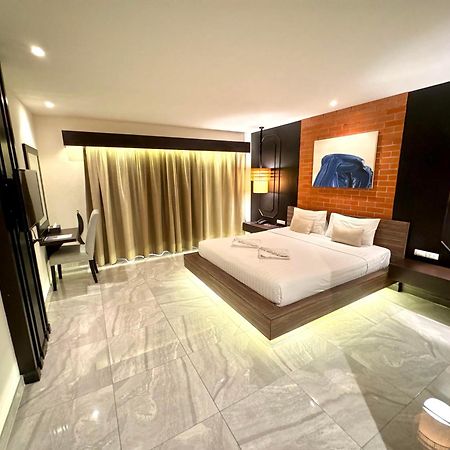 De Cozé Hotel Patong Buitenkant foto