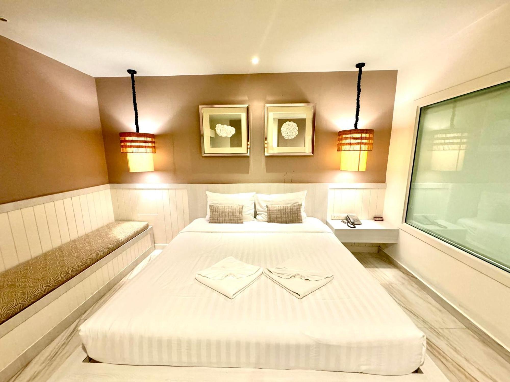 De Cozé Hotel Patong Buitenkant foto