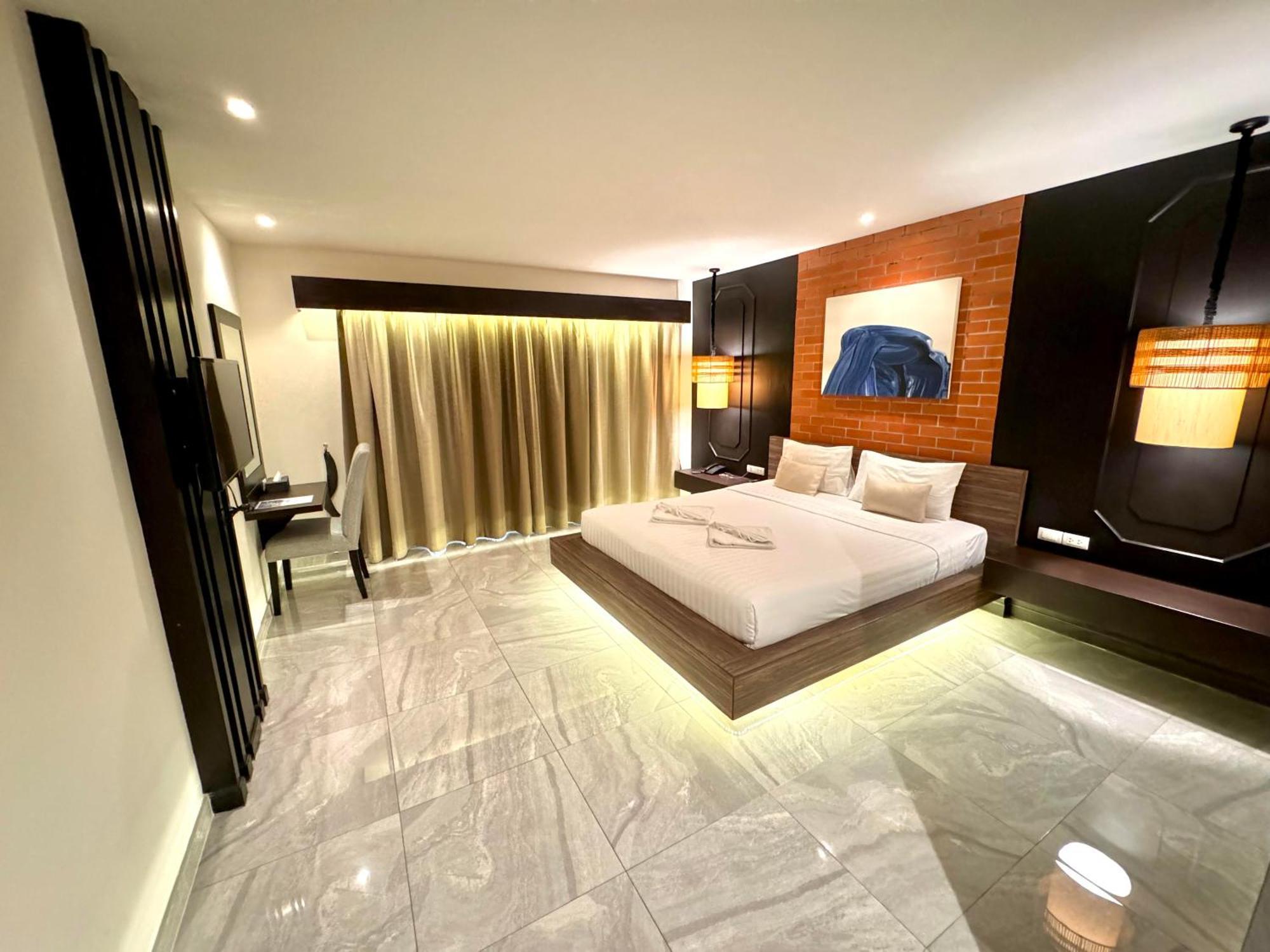 De Cozé Hotel Patong Buitenkant foto