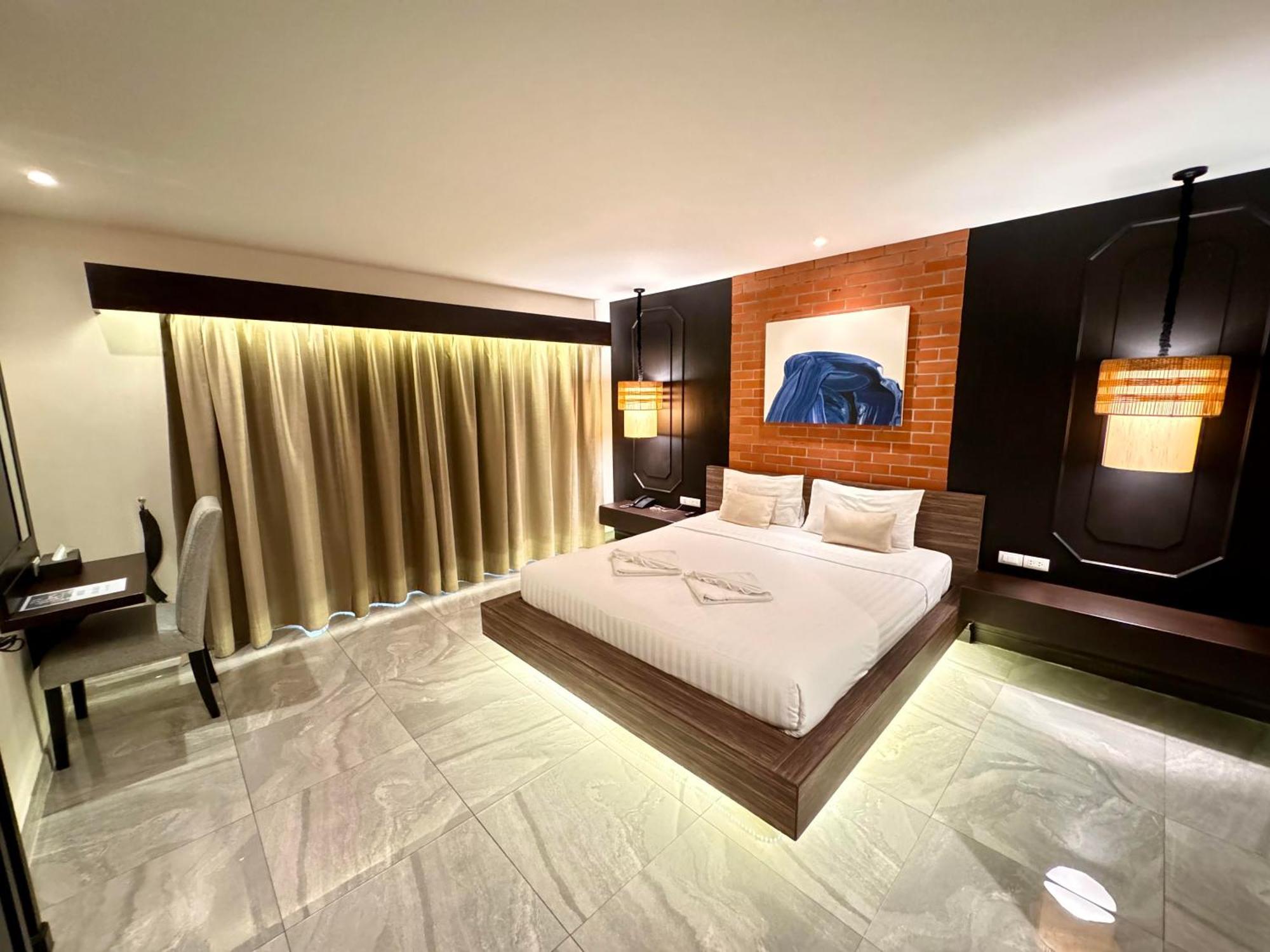 De Cozé Hotel Patong Buitenkant foto