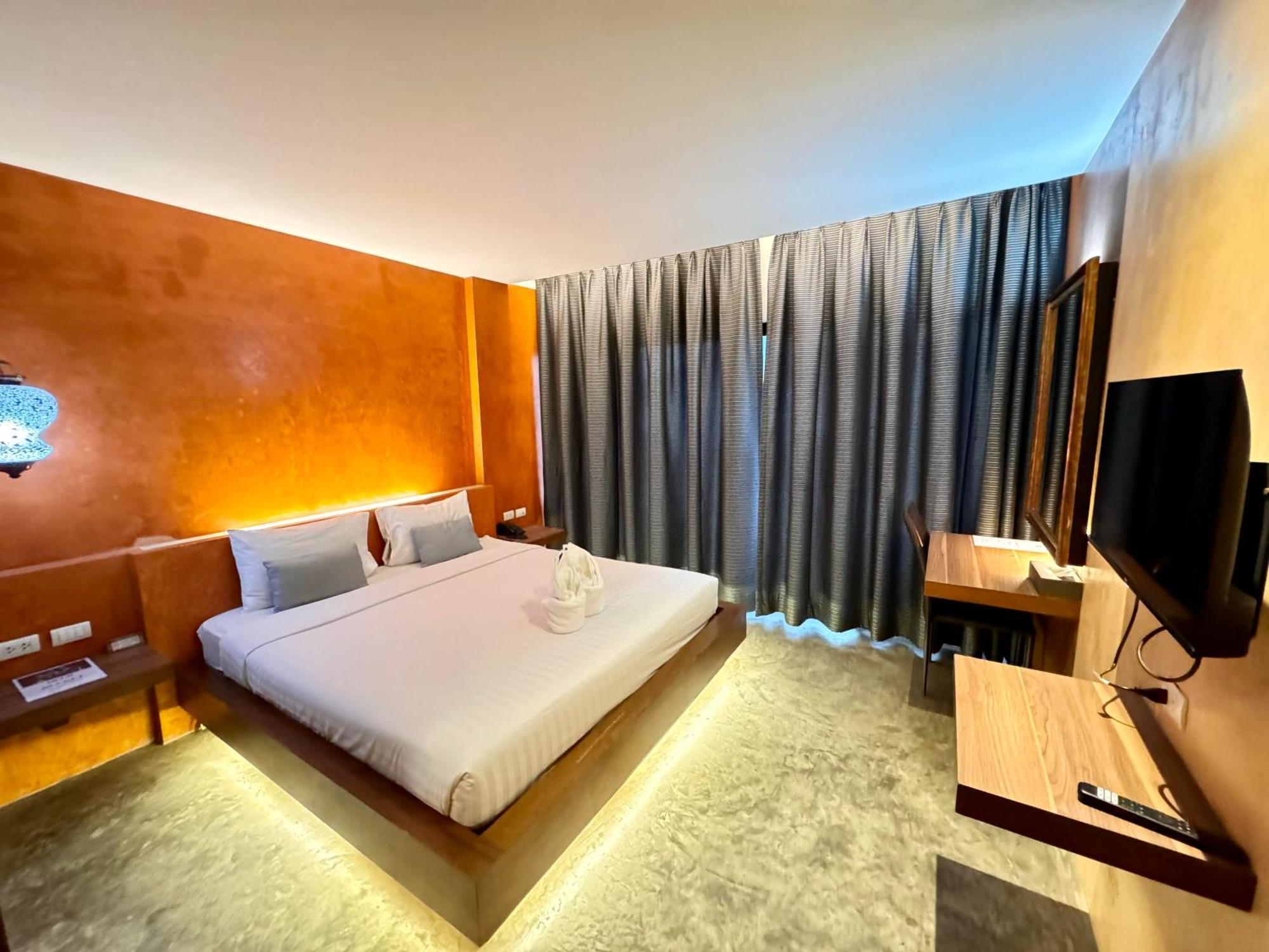De Cozé Hotel Patong Buitenkant foto