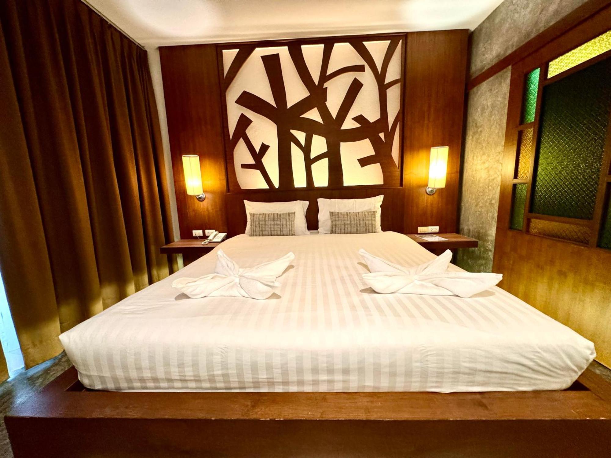 De Cozé Hotel Patong Buitenkant foto