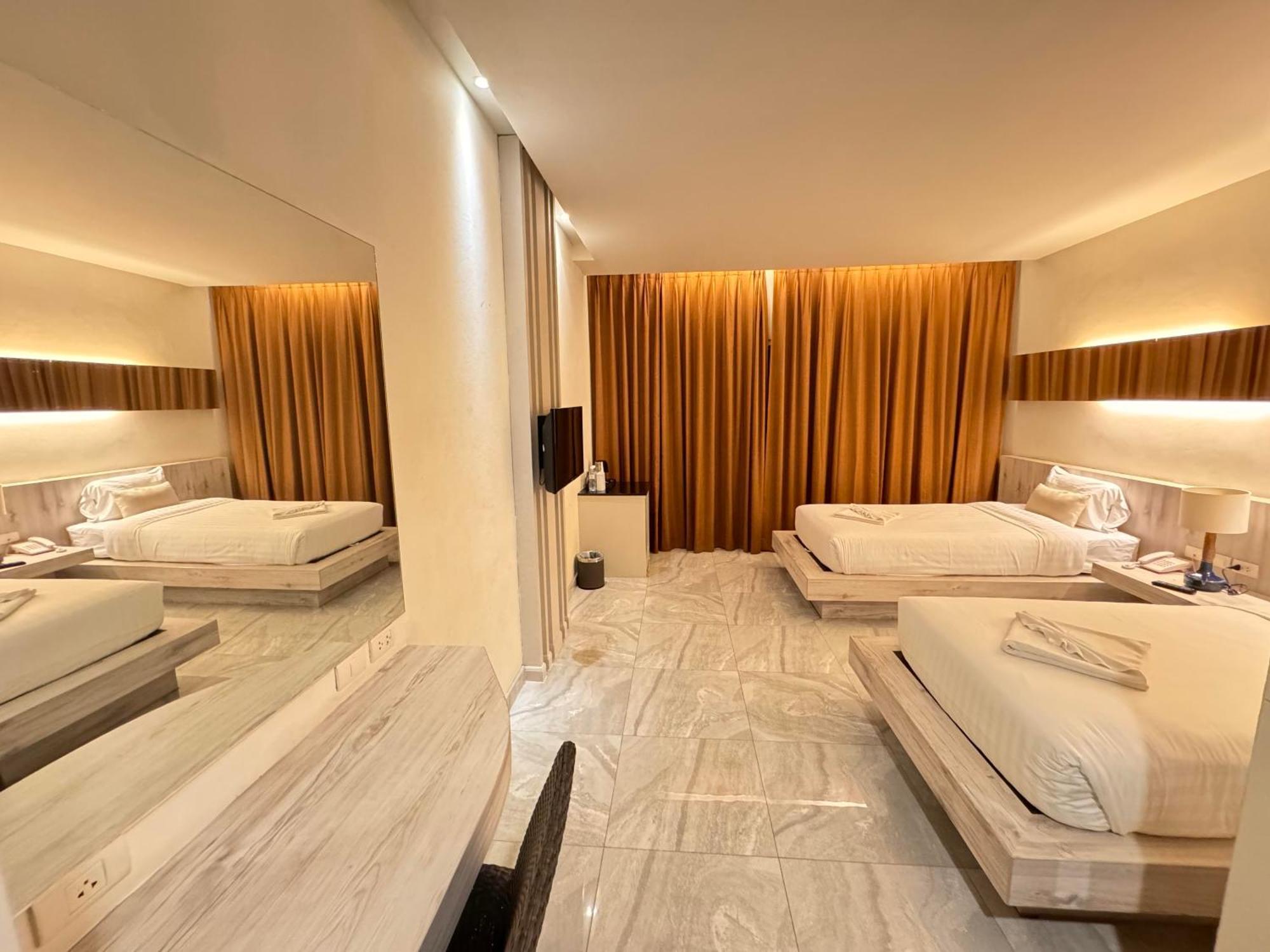 De Cozé Hotel Patong Buitenkant foto