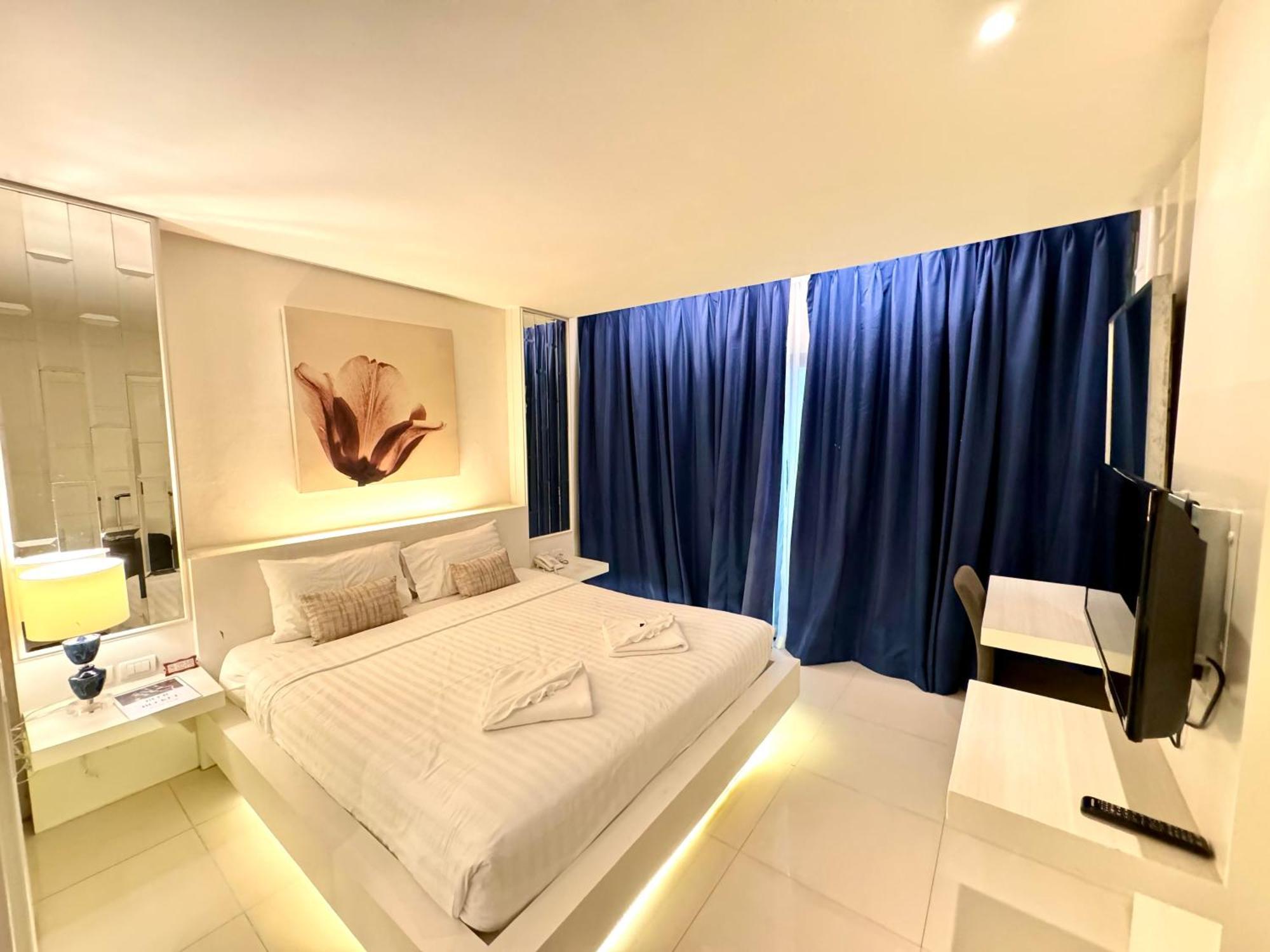 De Cozé Hotel Patong Buitenkant foto
