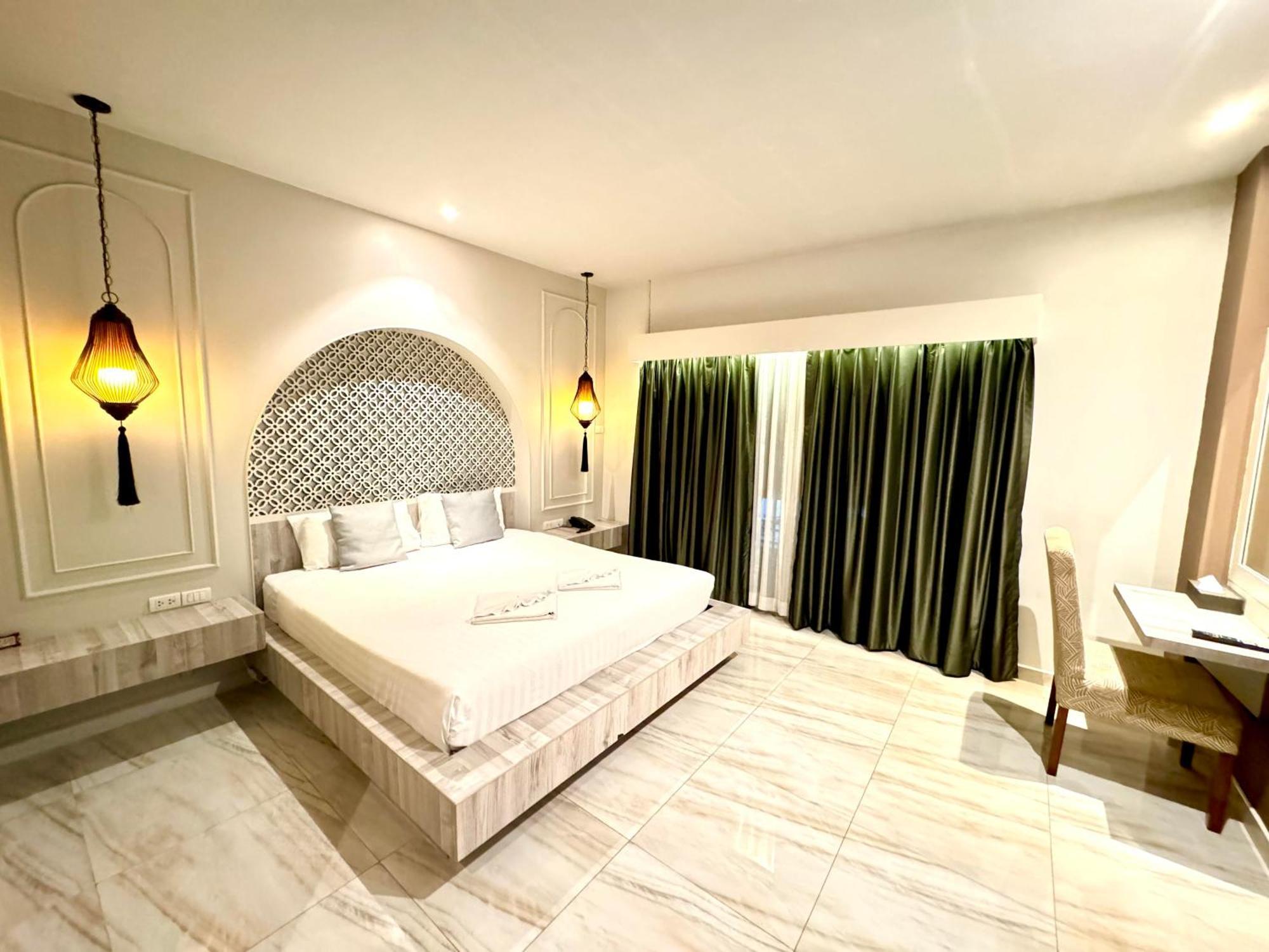 De Cozé Hotel Patong Buitenkant foto
