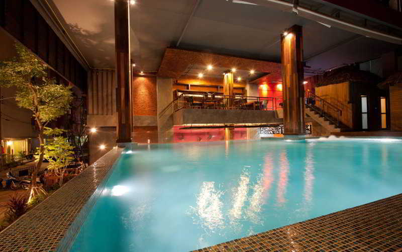 De Cozé Hotel Patong Buitenkant foto
