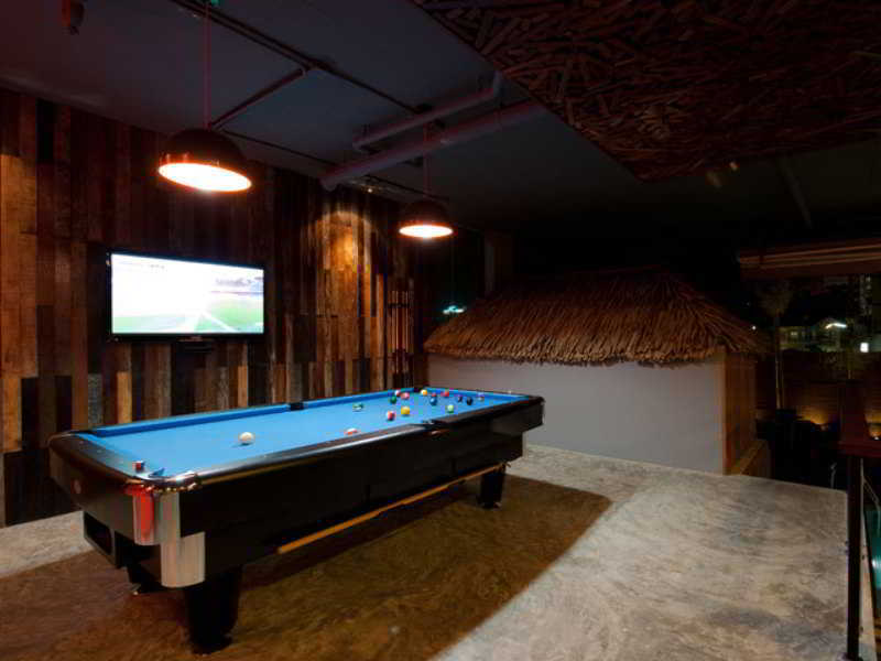 De Cozé Hotel Patong Buitenkant foto